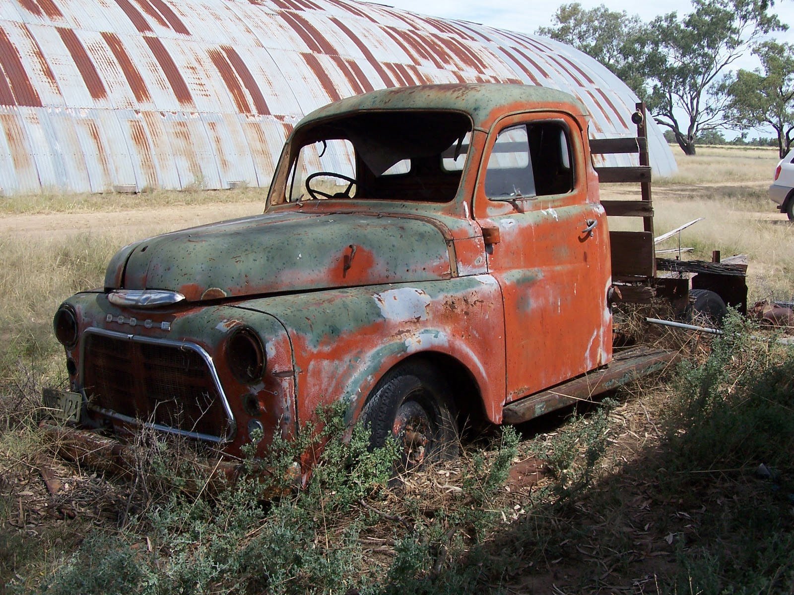 Old Vehicles Seller